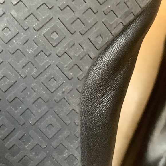 Tory Burch black leather flats size 8.5 gently used - Picture 9 of 14